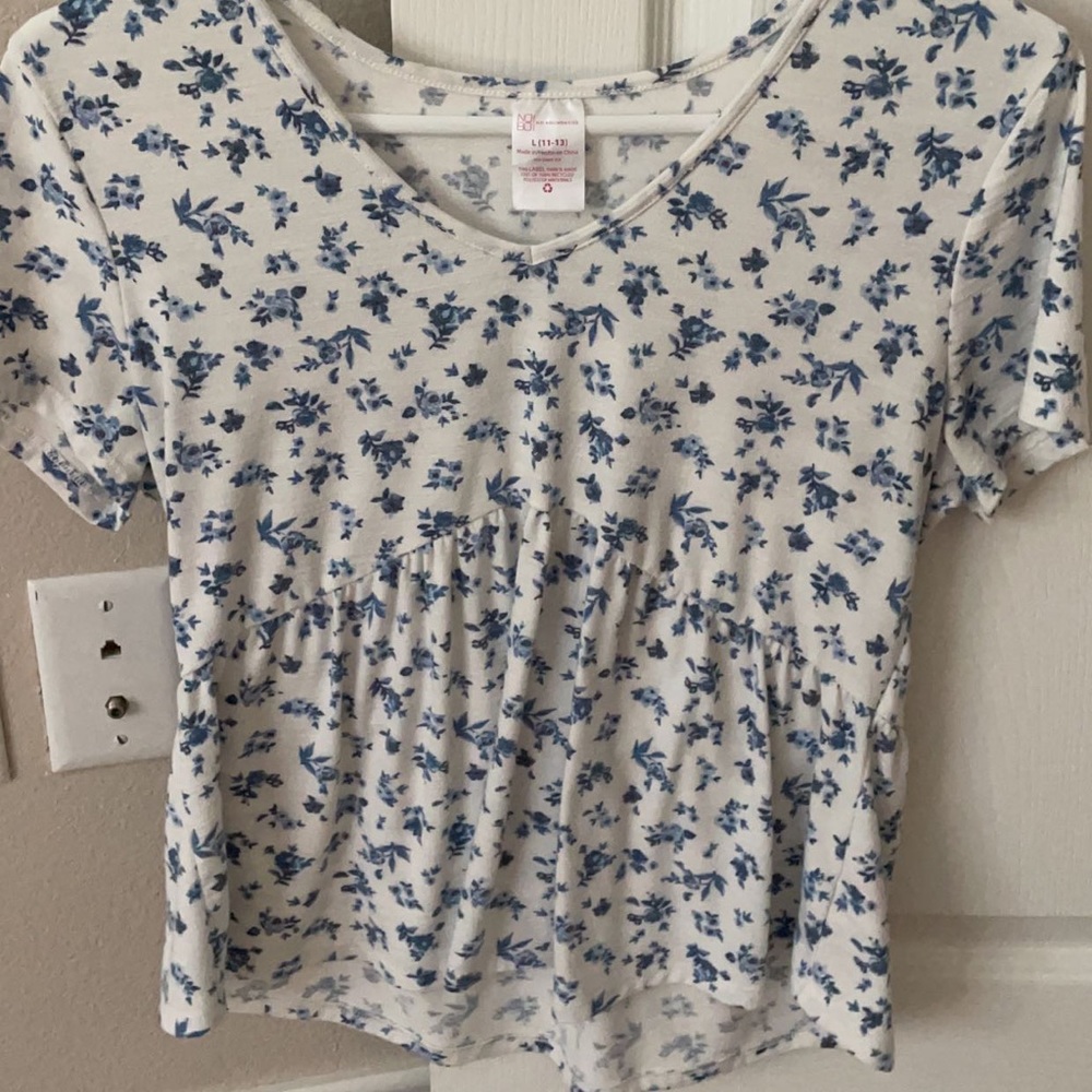 Flowy v neck top